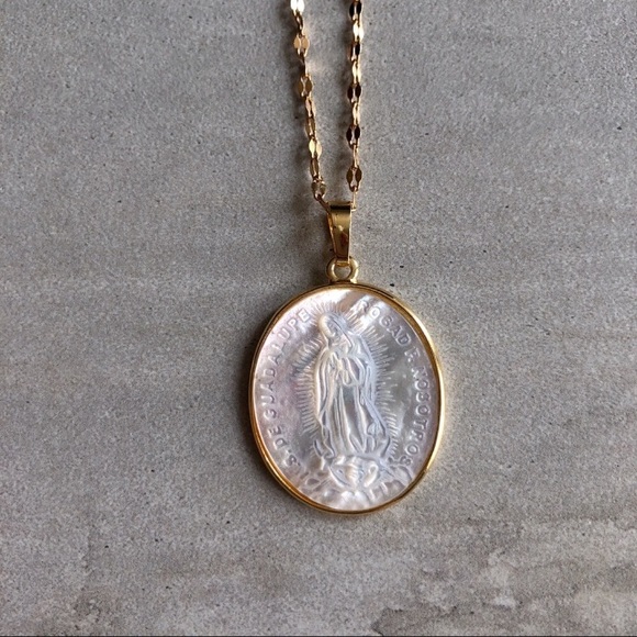 RESTOCKING⭐️14KGold MotherMary Shell Necklace - Picture 7 of 8